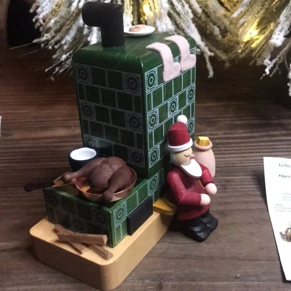 Williams Sonoma Richard Glaesser Smoke Stove with Santa Claus Incense Burner - Picture 12 of 17